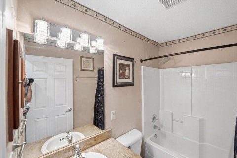 House in Port St. Lucie, Florida 3 bedrooms, 186.64 sq.m. № 2083600 - photo 24