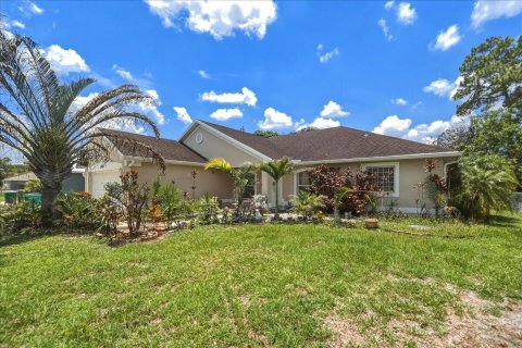 House in Port St. Lucie, Florida 3 bedrooms, 186.64 sq.m. № 2083600