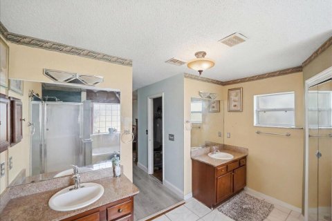 House in Port St. Lucie, Florida 3 bedrooms, 186.64 sq.m. № 2083600 - photo 12