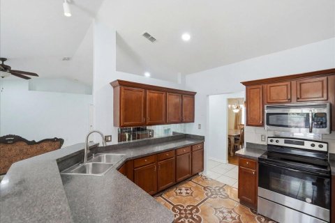 House in Port St. Lucie, Florida 3 bedrooms, 186.64 sq.m. № 2083600 - photo 16