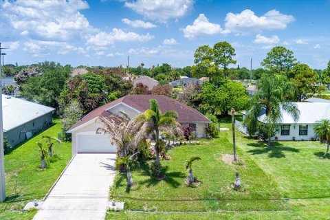 House in Port St. Lucie, Florida 3 bedrooms, 186.64 sq.m. № 2083600 - photo 28