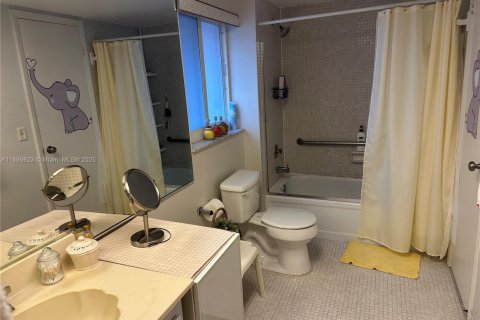 Condominio en venta en Sunrise, Florida, 1 dormitorio, 80.82 m2 № 1951624 - foto 27