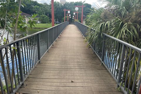 Condominio en venta en Sunrise, Florida, 1 dormitorio, 80.82 m2 № 1951624 - foto 16