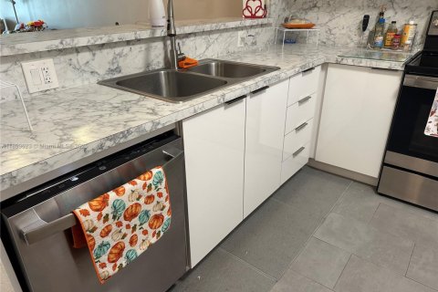 Condominio en venta en Sunrise, Florida, 1 dormitorio, 80.82 m2 № 1951624 - foto 30