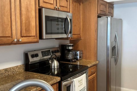 Condominio en alquiler en Hutchinson Island South, Florida, 1 dormitorio, 87.14 m2 № 740110 - foto 1