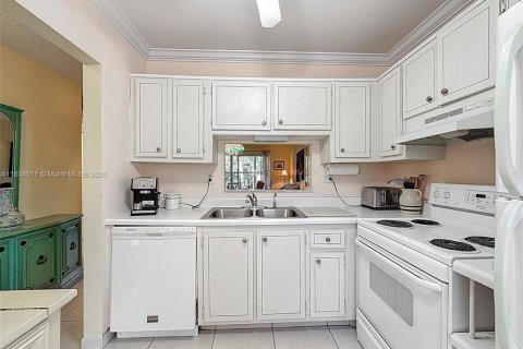 Condominio en venta en Lauderdale Lakes, Florida, 2 dormitorios, 87.7 m2 № 1940995 - foto 17