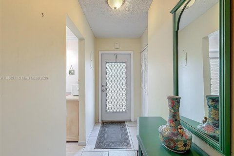 Condominio en venta en Lauderdale Lakes, Florida, 2 dormitorios, 87.7 m2 № 1940995 - foto 19