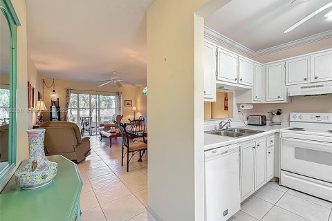 Condominio en venta en Lauderdale Lakes, Florida, 2 dormitorios, 87.7 m2 № 1940995 - foto 11