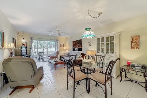 Condominio en venta en Lauderdale Lakes, Florida, 2 dormitorios, 87.7 m2 № 1940995 - foto 22