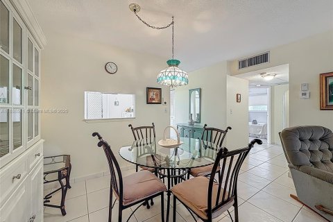 Condominio en venta en Lauderdale Lakes, Florida, 2 dormitorios, 87.7 m2 № 1940995 - foto 24