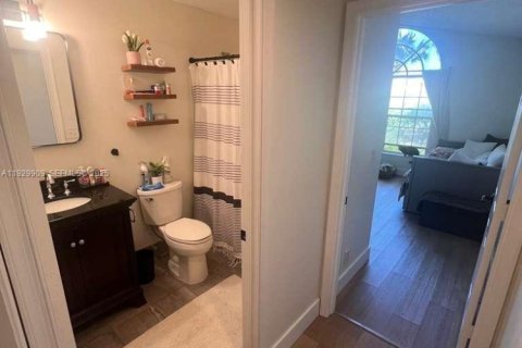 Villa ou maison à louer à Palm City, Floride: 2 chambres, 139.73 m2 № 1988853 - photo 15