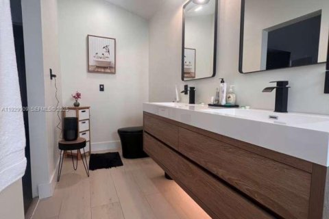 Villa ou maison à louer à Palm City, Floride: 2 chambres, 139.73 m2 № 1988853 - photo 11