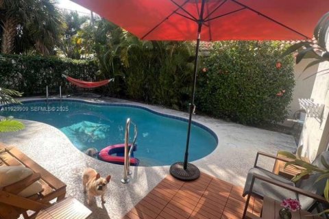 Villa ou maison à louer à Palm City, Floride: 2 chambres, 139.73 m2 № 1988853 - photo 2