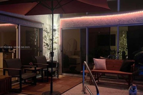 Villa ou maison à louer à Palm City, Floride: 2 chambres, 139.73 m2 № 1988853 - photo 16