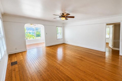 Villa ou maison à vendre à Saint Petersburg, Floride: 4 chambres, 249.72 m2 № 2230533 - photo 11