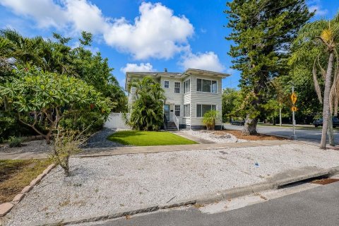 Villa ou maison à vendre à Saint Petersburg, Floride: 4 chambres, 249.72 m2 № 2230533 - photo 2