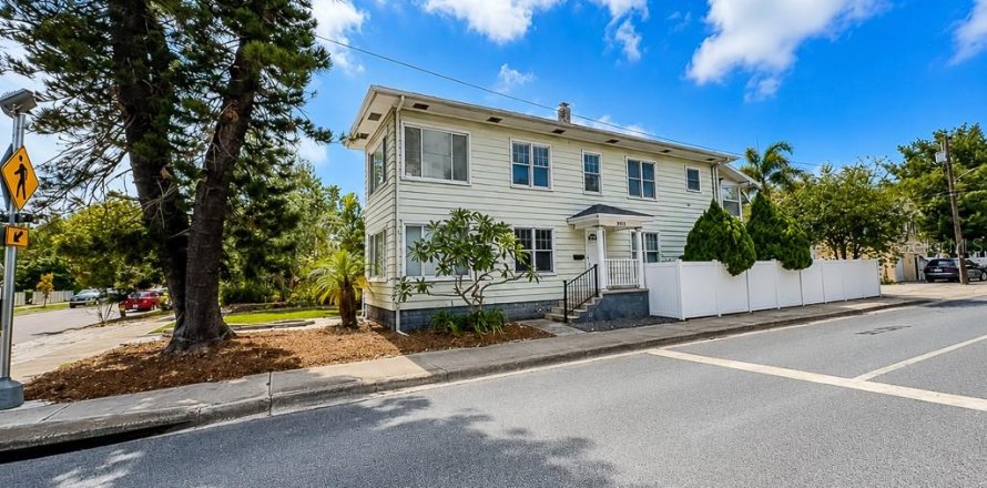 Villa ou maison à Saint Petersburg, Floride 4 chambres, 249.72 m2 № 2230533