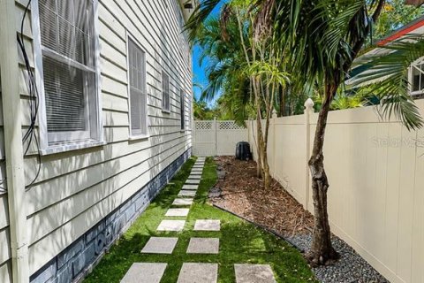 Villa ou maison à vendre à Saint Petersburg, Floride: 4 chambres, 249.72 m2 № 2230533 - photo 8