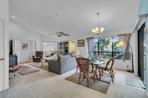 Condo in Crystal River, Florida, 2 bedrooms  № 1518317 - photo 11