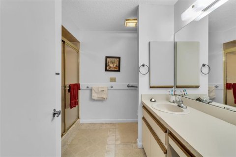 Condo in Crystal River, Florida, 2 bedrooms  № 1518317 - photo 13