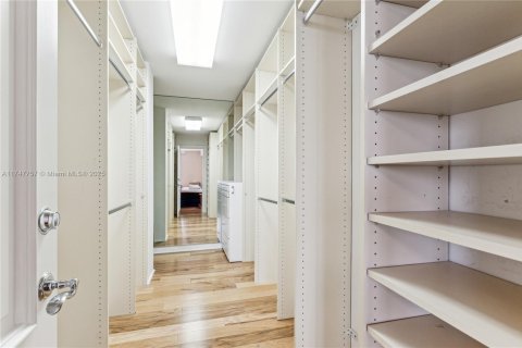 Condo in Miami, Florida, 2 bedrooms  № 1700300 - photo 25