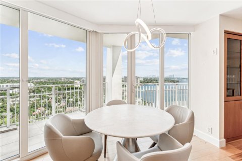 Condo in Miami, Florida, 2 bedrooms  № 1700300 - photo 15