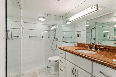 Condo in Miami, Florida, 2 bedrooms  № 1700300 - photo 19
