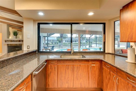 House in Palm Coast, Florida 4 bedrooms, 236.06 sq.m. № 1754567 - photo 9