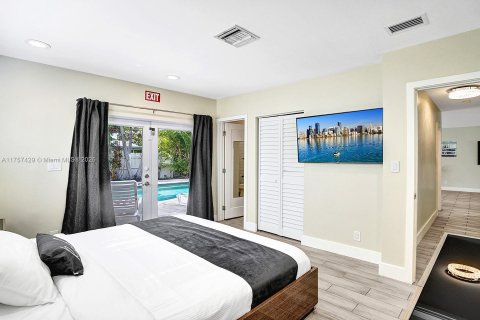 House in Hollywood, Florida 4 bedrooms, 145.86 sq.m. № 1706864 - photo 15