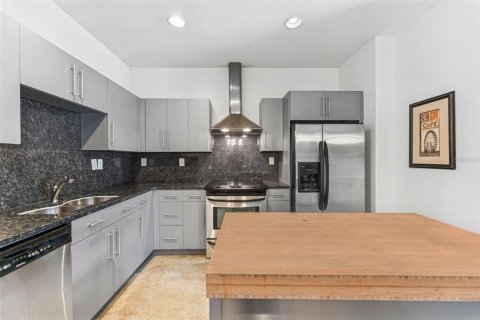 Condo in Tampa, Florida, 2 bedrooms  № 1782444 - photo 13