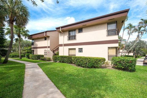 Condo in Coconut Creek, Florida, 2 bedrooms  № 1713082 - photo 27