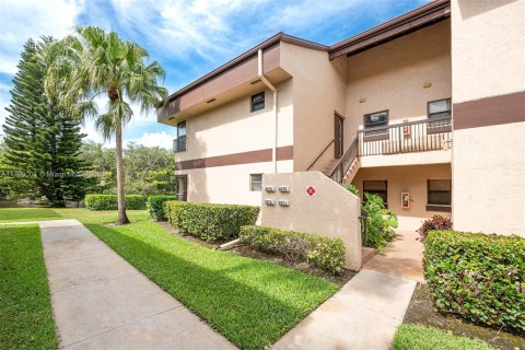 Condo in Coconut Creek, Florida, 2 bedrooms  № 1713082 - photo 26