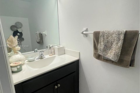 Снять в аренду таунхаус в Хомстед, Флорида 3 спальни, 141.58м2, № 2020186 - фото 8