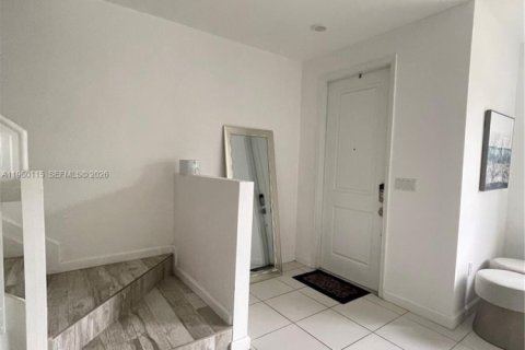 Снять в аренду таунхаус в Хомстед, Флорида 3 спальни, 141.58м2, № 2020186 - фото 7