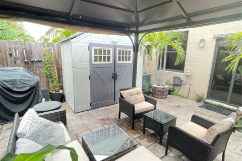 Снять в аренду таунхаус в Хомстед, Флорида 3 спальни, 141.58м2, № 2020186 - фото 22