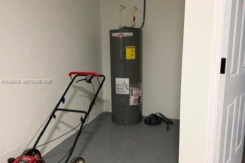 House in Ocala, Florida 3 bedrooms, 117.43 sq.m. № 2062437 - photo 11