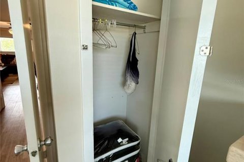Condo in Saint Pete Beach, Florida, 1 bedroom  № 2225557 - photo 26