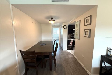 Condo in Saint Pete Beach, Florida, 1 bedroom  № 2225557 - photo 15