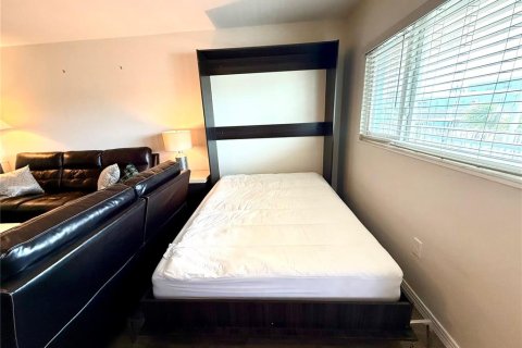 Condo in Saint Pete Beach, Florida, 1 bedroom  № 2225557 - photo 11