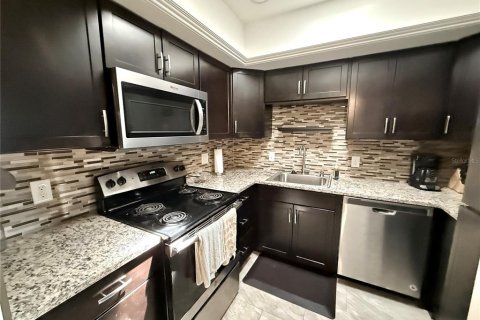 Condo in Saint Pete Beach, Florida, 1 bedroom  № 2225557 - photo 12