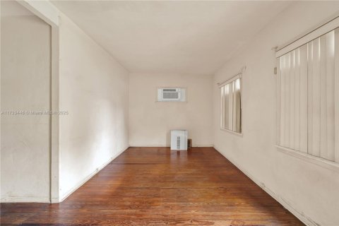 Casa en venta en Miami, Florida, 3 dormitorios, 87.33 m2 № 1892001 - foto 29