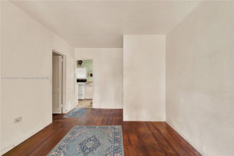Casa en venta en Miami, Florida, 3 dormitorios, 87.33 m2 № 1892001 - foto 4