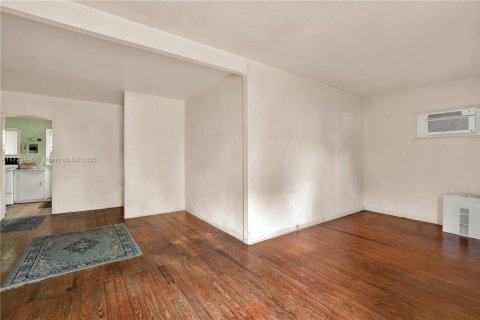 Casa en venta en Miami, Florida, 3 dormitorios, 87.33 m2 № 1892001 - foto 8