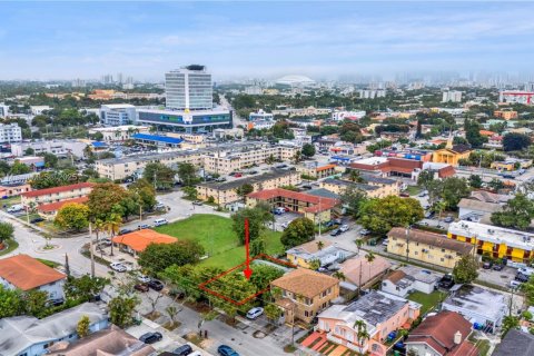 Casa en venta en Miami, Florida, 3 dormitorios, 87.33 m2 № 1892001 - foto 23