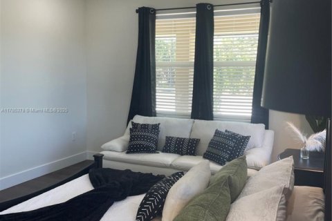 House in Clewiston, Florida 3 bedrooms № 1701043 - photo 14