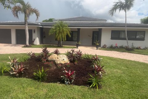 House in Lighthouse Point, Florida 4 bedrooms, 408.77 sq.m. № 2340913