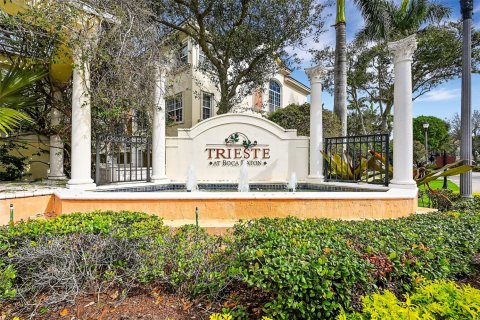 Townhouse in Boca Raton, Florida 3 bedrooms, 301.37 sq.m. № 978299 - photo 1