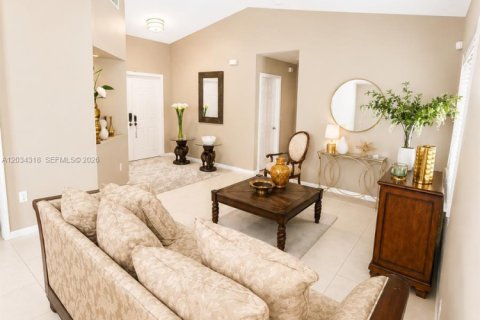 Villa ou maison à vendre à Miami, Floride: 4 chambres, 185.15 m2 № 2086386 - photo 7