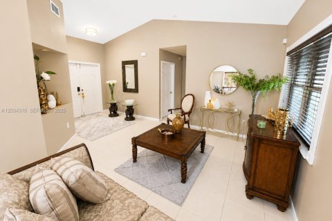 Villa ou maison à vendre à Miami, Floride: 4 chambres, 185.15 m2 № 2086386 - photo 8