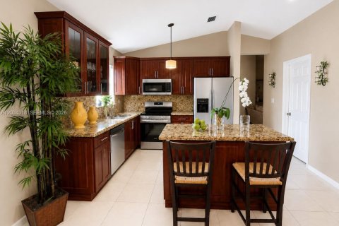 Villa ou maison à vendre à Miami, Floride: 4 chambres, 185.15 m2 № 2086386 - photo 11